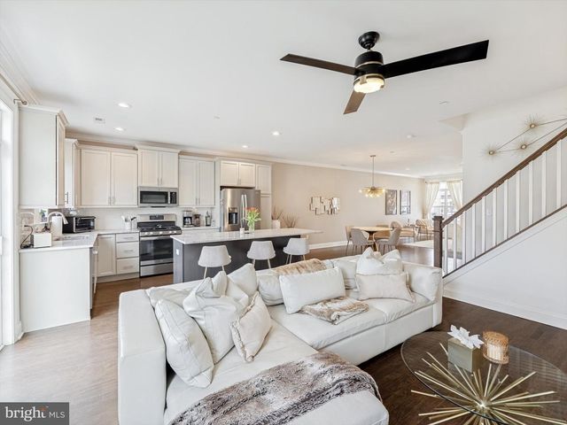 16759 RIVER VIEW CIR, Bristol, PA 19007