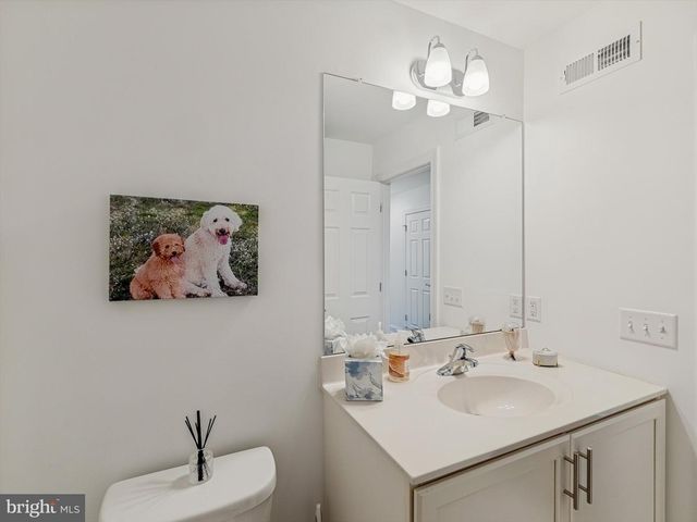 16759 RIVER VIEW CIR, Bristol, PA 19007