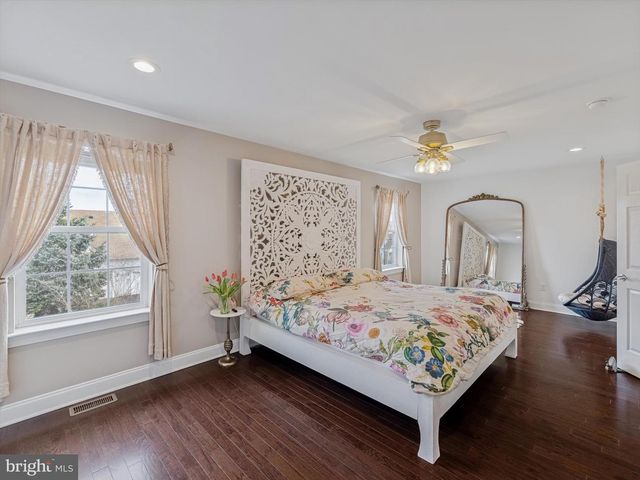 16759 RIVER VIEW CIR, Bristol, PA 19007