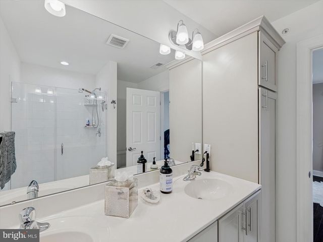 16759 RIVER VIEW CIR, Bristol, PA 19007