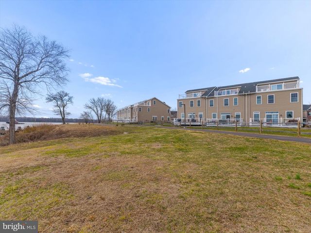 16759 RIVER VIEW CIR, Bristol, PA 19007