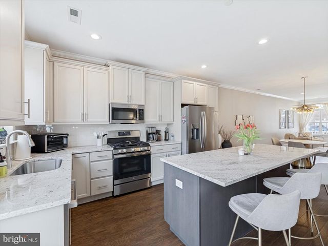 16759 RIVER VIEW CIR, Bristol, PA 19007