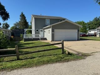 425 Northlake Road, Lakemoor, IL 60051