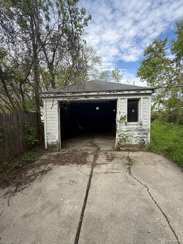 7771 Faust Avenue, Detroit, MI 48228