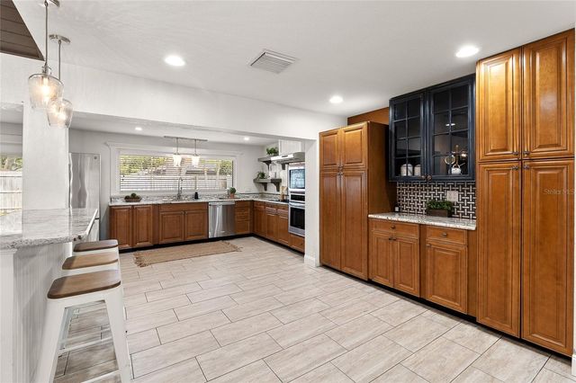 11079 BELLA LOMA DRIVE, Largo, FL 33774