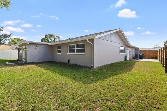 11079 BELLA LOMA DRIVE, Largo, FL 33774