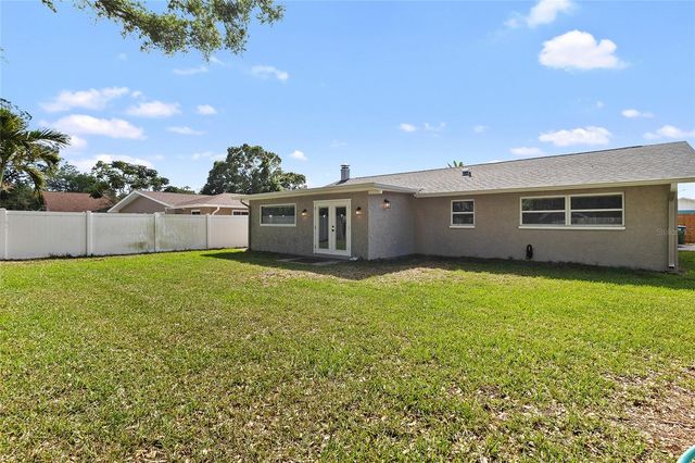 11079 BELLA LOMA DRIVE, Largo, FL 33774
