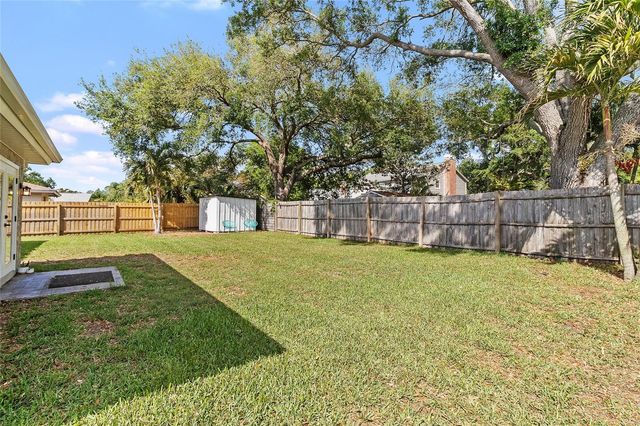 11079 BELLA LOMA DRIVE, Largo, FL 33774