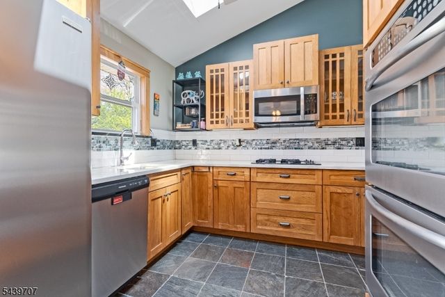 37 North St, Dover Town, NJ 07801