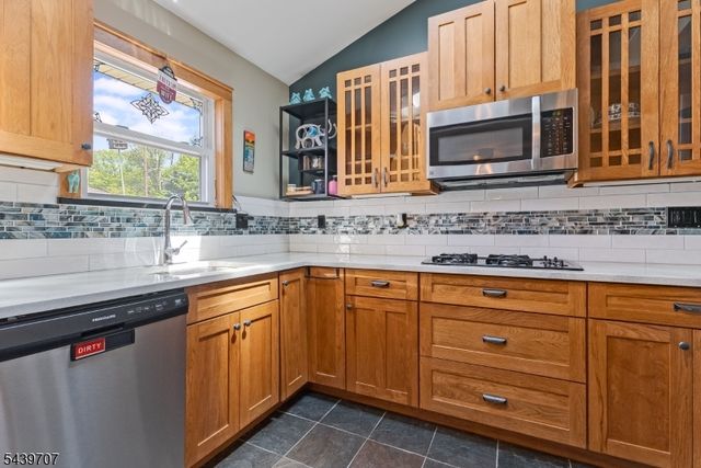 37 North St, Dover Town, NJ 07801