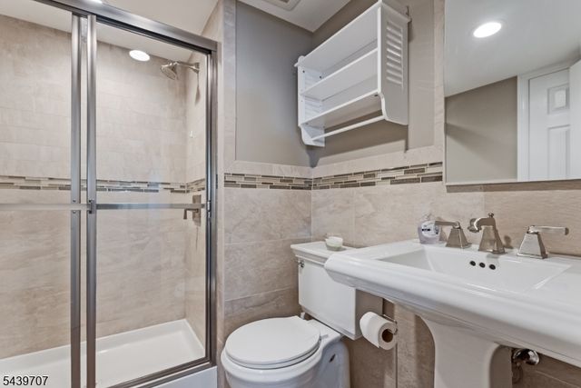 37 North St, Dover Town, NJ 07801