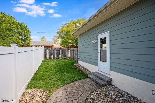 37 North St, Dover Town, NJ 07801