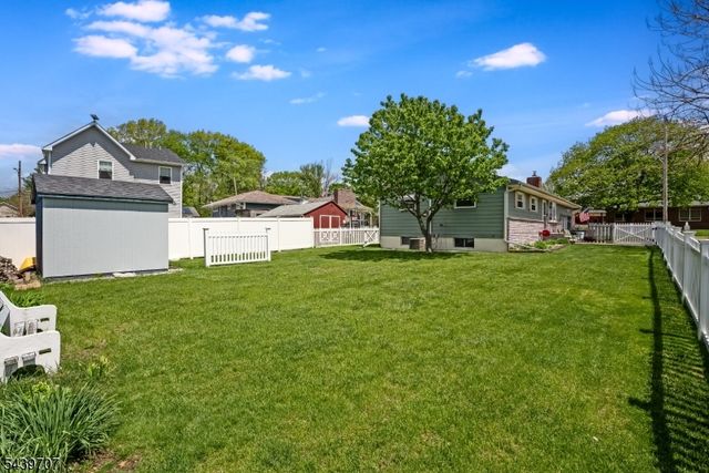 37 North St, Dover Town, NJ 07801