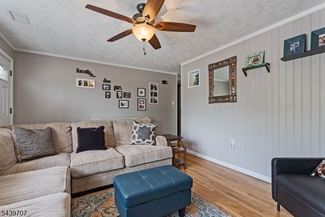 37 North St, Dover Town, NJ 07801