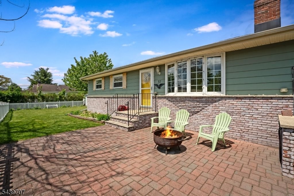 37 North St, Dover Town, NJ 07801