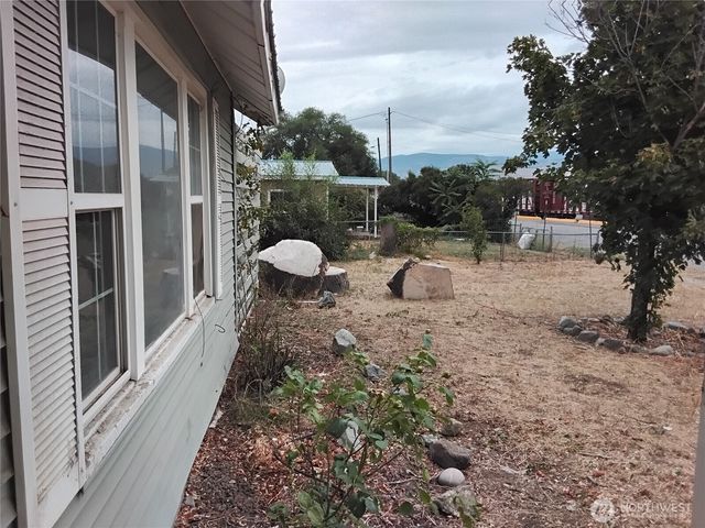 910 Dogwood Street, Oroville, WA 98844