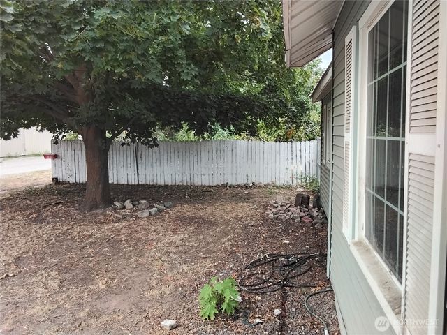 910 Dogwood Street, Oroville, WA 98844