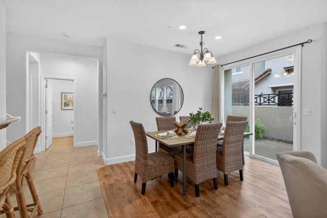 102 Cezanne Ln, Folsom, CA 95630