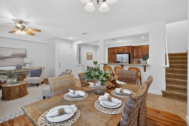102 Cezanne Ln, Folsom, CA 95630