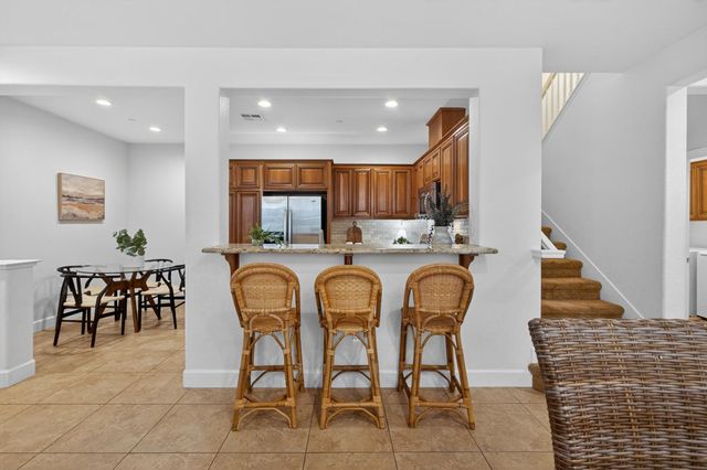 102 Cezanne Ln, Folsom, CA 95630
