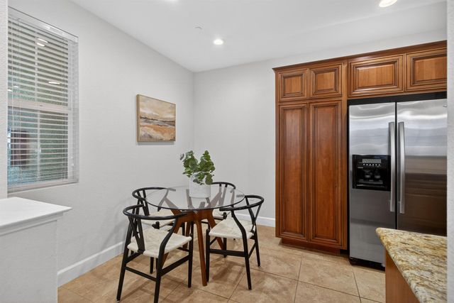 102 Cezanne Ln, Folsom, CA 95630