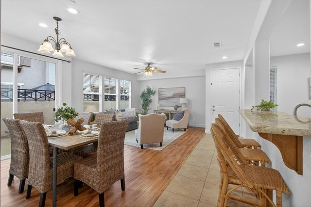 102 Cezanne Ln, Folsom, CA 95630