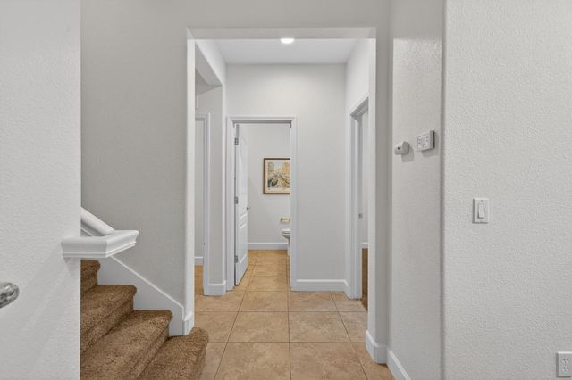 102 Cezanne Ln, Folsom, CA 95630
