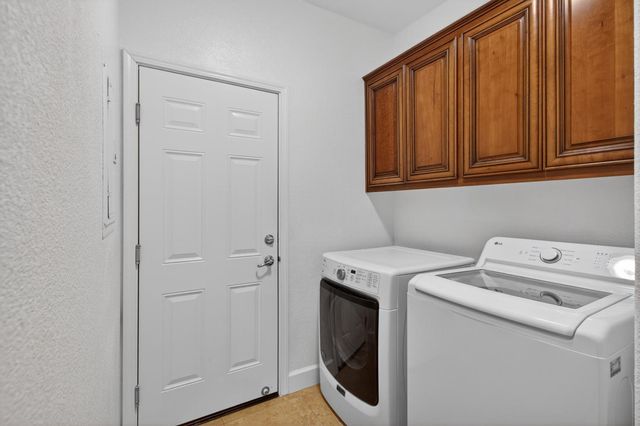 102 Cezanne Ln, Folsom, CA 95630