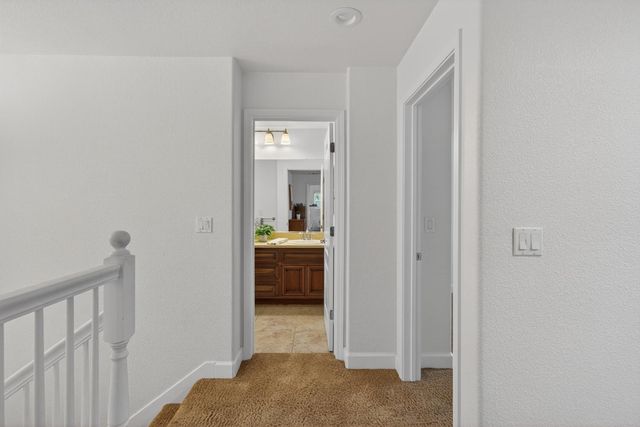 102 Cezanne Ln, Folsom, CA 95630