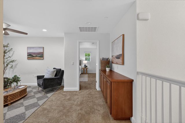 102 Cezanne Ln, Folsom, CA 95630