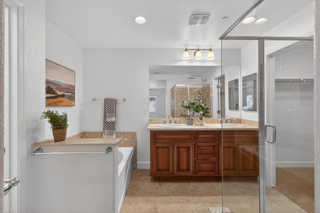 102 Cezanne Ln, Folsom, CA 95630