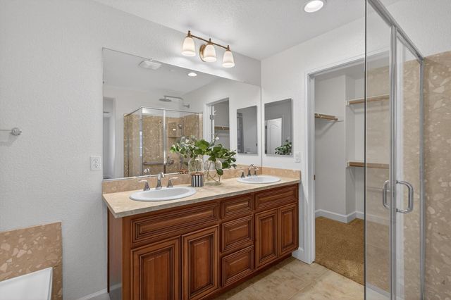 102 Cezanne Ln, Folsom, CA 95630