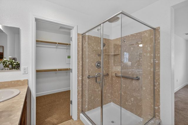 102 Cezanne Ln, Folsom, CA 95630