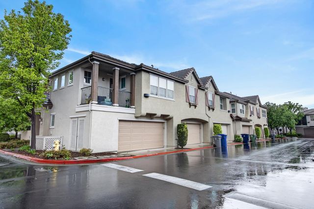 102 Cezanne Ln, Folsom, CA 95630
