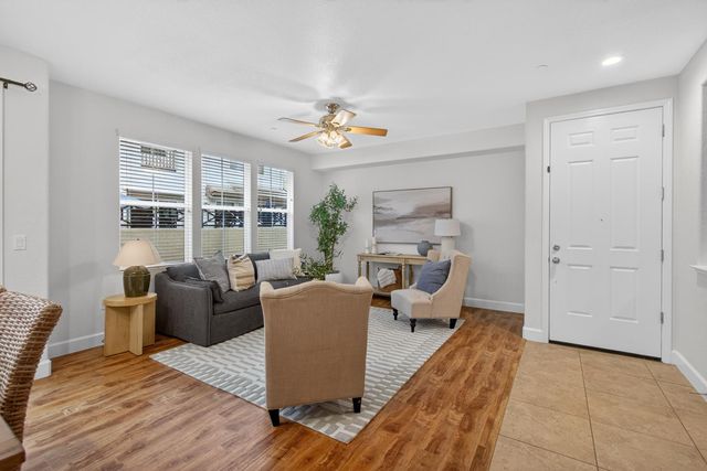 102 Cezanne Ln, Folsom, CA 95630