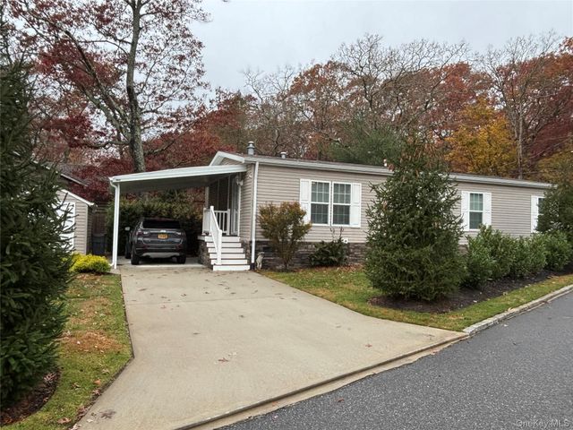 61 Forge Road 29, Riverhead, NY 11901