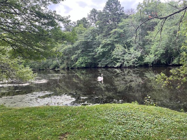 61 Forge Road 29, Riverhead, NY 11901