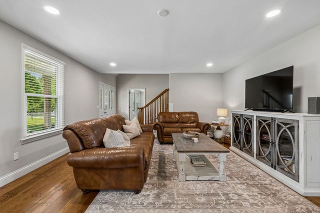 7672 Jones Rd, White House, TN 37188