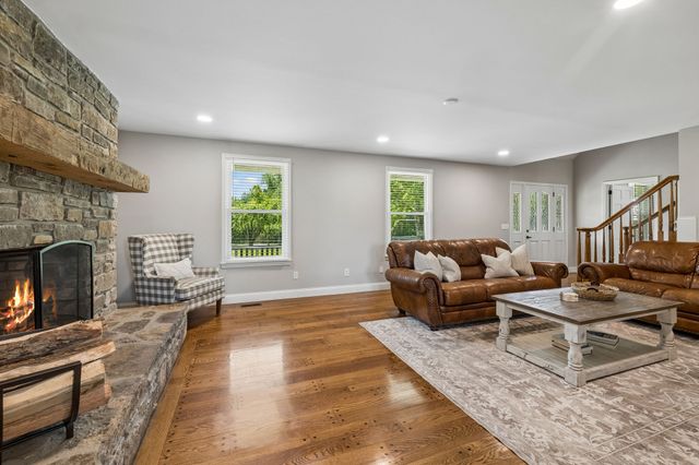 7672 Jones Rd, White House, TN 37188