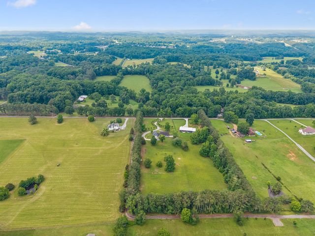 7672 Jones Rd, White House, TN 37188