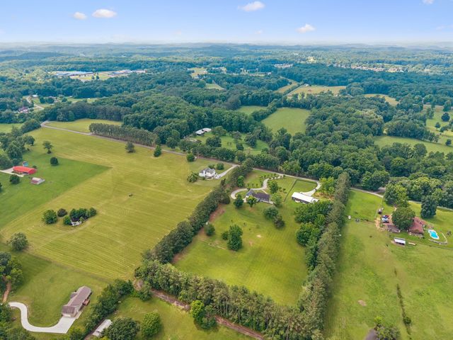 7672 Jones Rd, White House, TN 37188