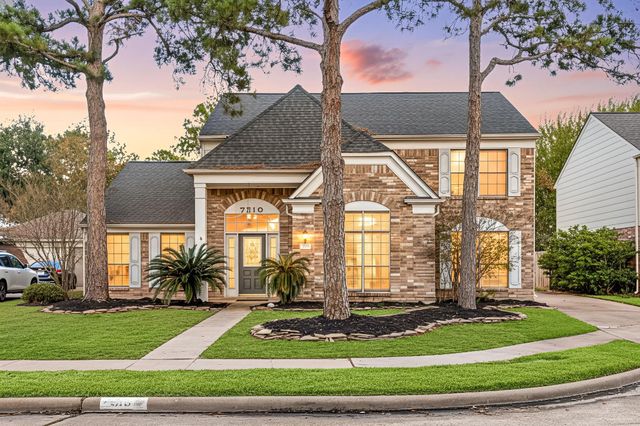 7510 Blue Bonnet Run Court, Houston, TX 77095