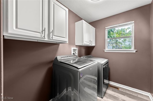 1303 Laffer Avenue, Akron, OH 44305