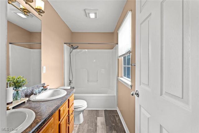 1303 Laffer Avenue, Akron, OH 44305