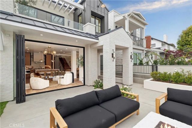 715 Poinsettia, Corona Del Mar, CA 92625