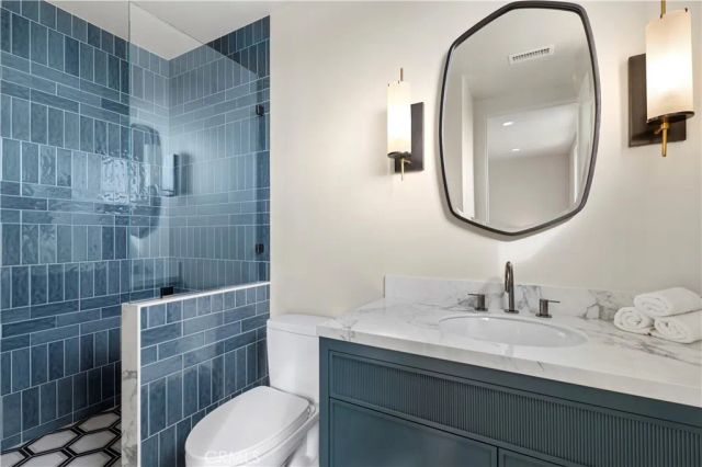 715 Poinsettia, Corona Del Mar, CA 92625
