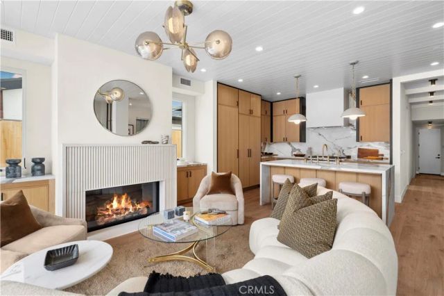 715 Poinsettia, Corona Del Mar, CA 92625
