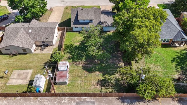 3425 Manordale Court, Forest Hill, TX 76140