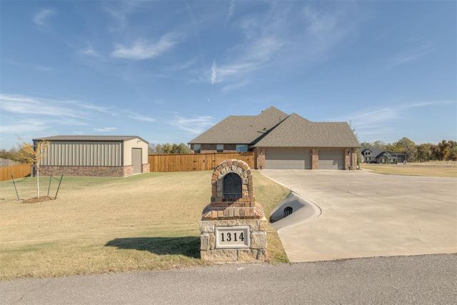 1314 Glenwood Drive, Tuttle, OK 73089