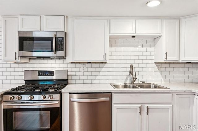 7122 Piccadilly Avenue, St Louis, MO 63143